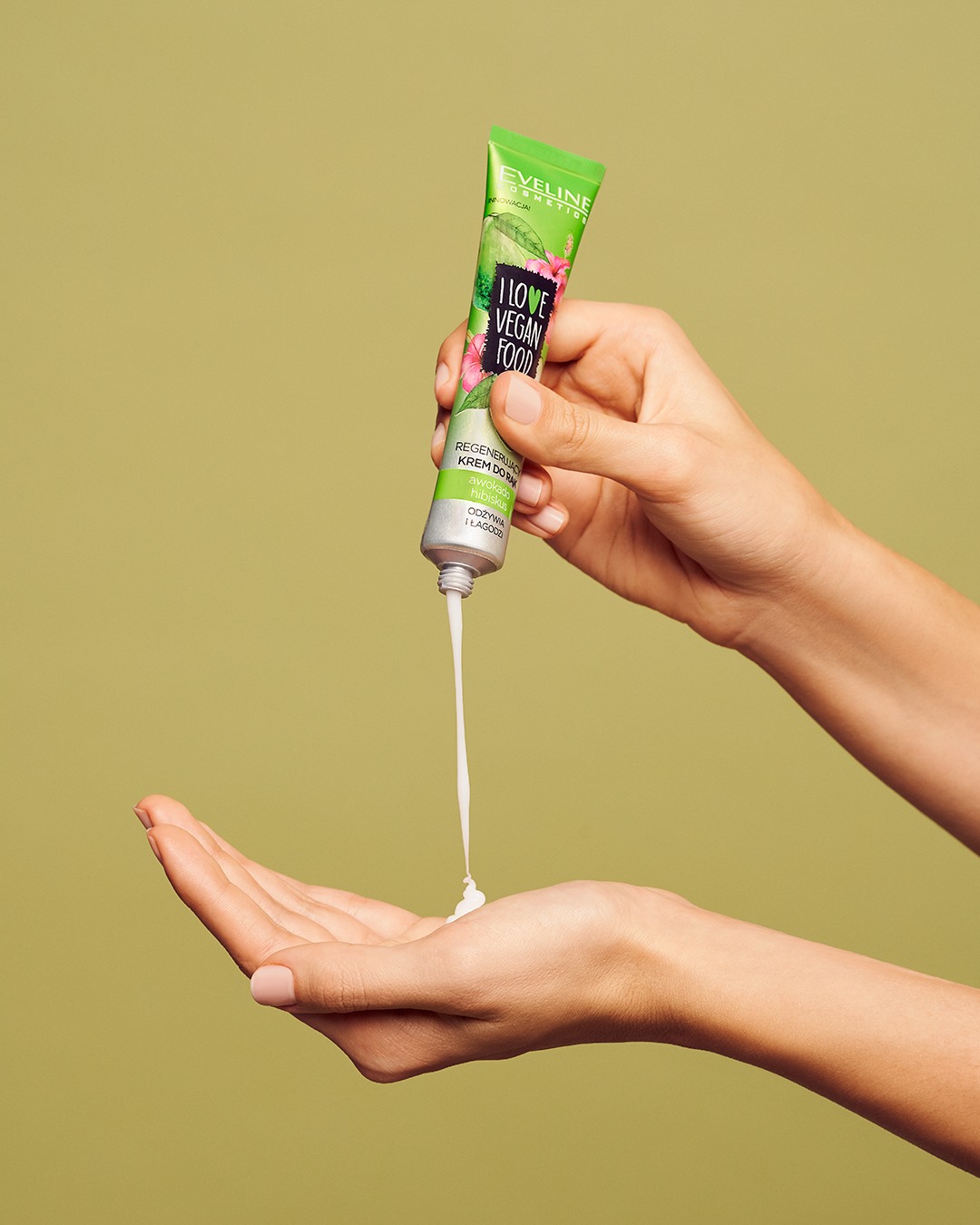 Kem Dưỡng Da Tay Bơ Eveline. Tuýp 50ml